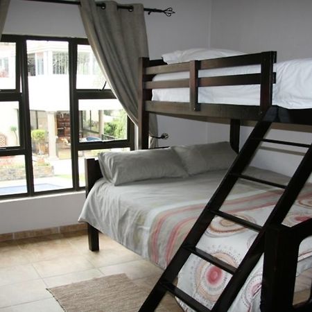 Ponciana Superior Guesthouse Brits Esterno foto